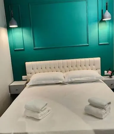 Nana Vicino Cattedrale * Shkodër